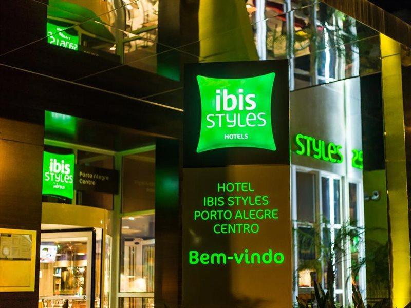 ホテル Ibis Styles Porto Alegre Centro -5 Minutos Da Rodoviaria E Do Moinhos De Vento エクステリア 写真