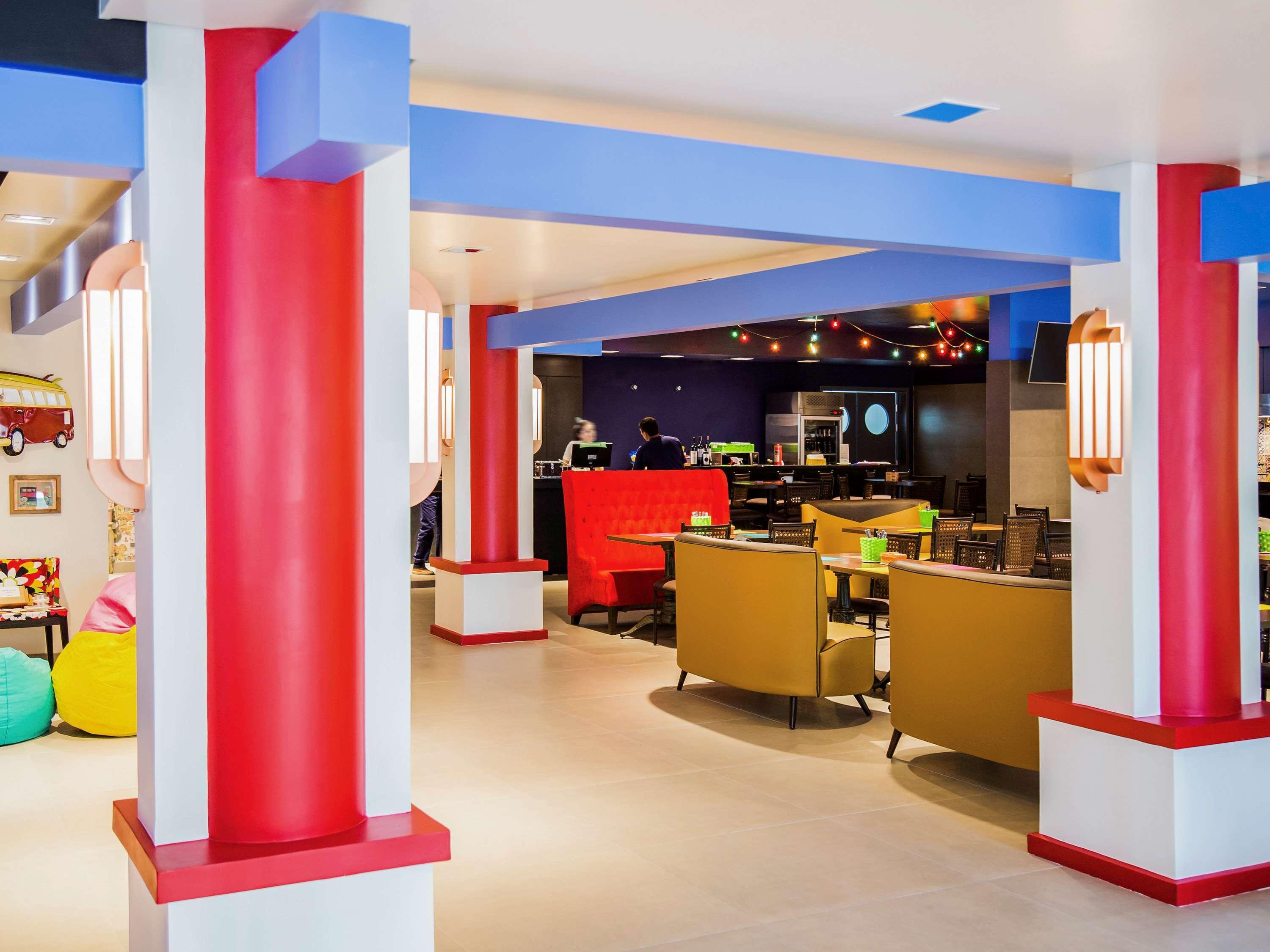 ホテル Ibis Styles Porto Alegre Centro -5 Minutos Da Rodoviaria E Do Moinhos De Vento エクステリア 写真