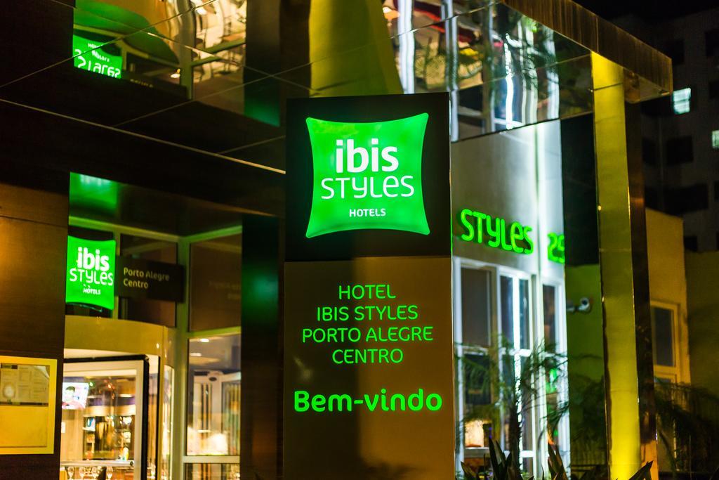 ホテル Ibis Styles Porto Alegre Centro -5 Minutos Da Rodoviaria E Do Moinhos De Vento エクステリア 写真